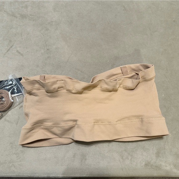 NWT- Halogen Nude Bandeau with removable straps - Picture 5 of 5